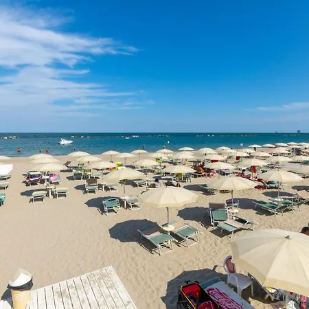 Marina - Azzurro Club Hotel