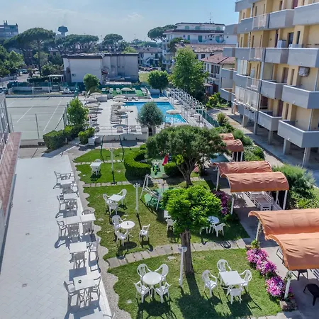 Marina - Azzurro Club Hotel Rávena