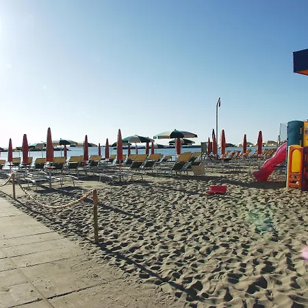 Marina - Azzurro Club Hotel