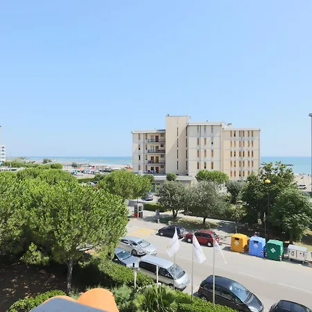 Marina - Azzurro Club Hotel