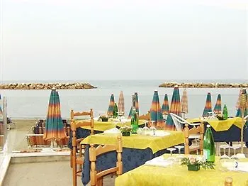 Marina - Azzurro Club Otel 3*
