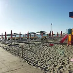 Marina - Azzurro Club Hotel
